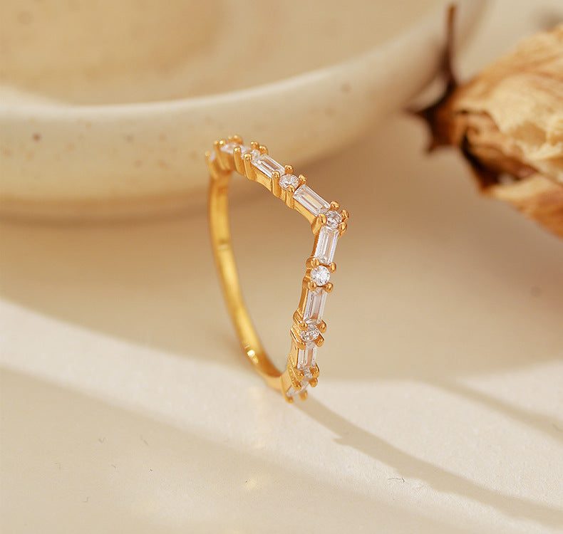 Baguette Chevron Ring – 925 Sterling Silver, Gold Plated - Photo 5 | Pinky Promise