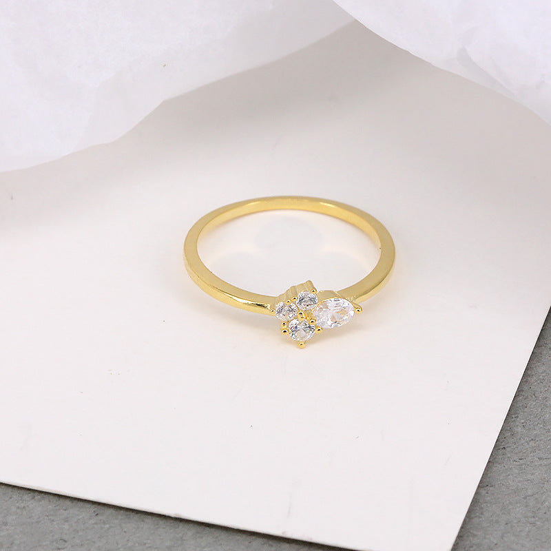 Cluster Crystal Ring – 925 Sterling Silver, Gold Plated - Photo 9 | Pinky Promise