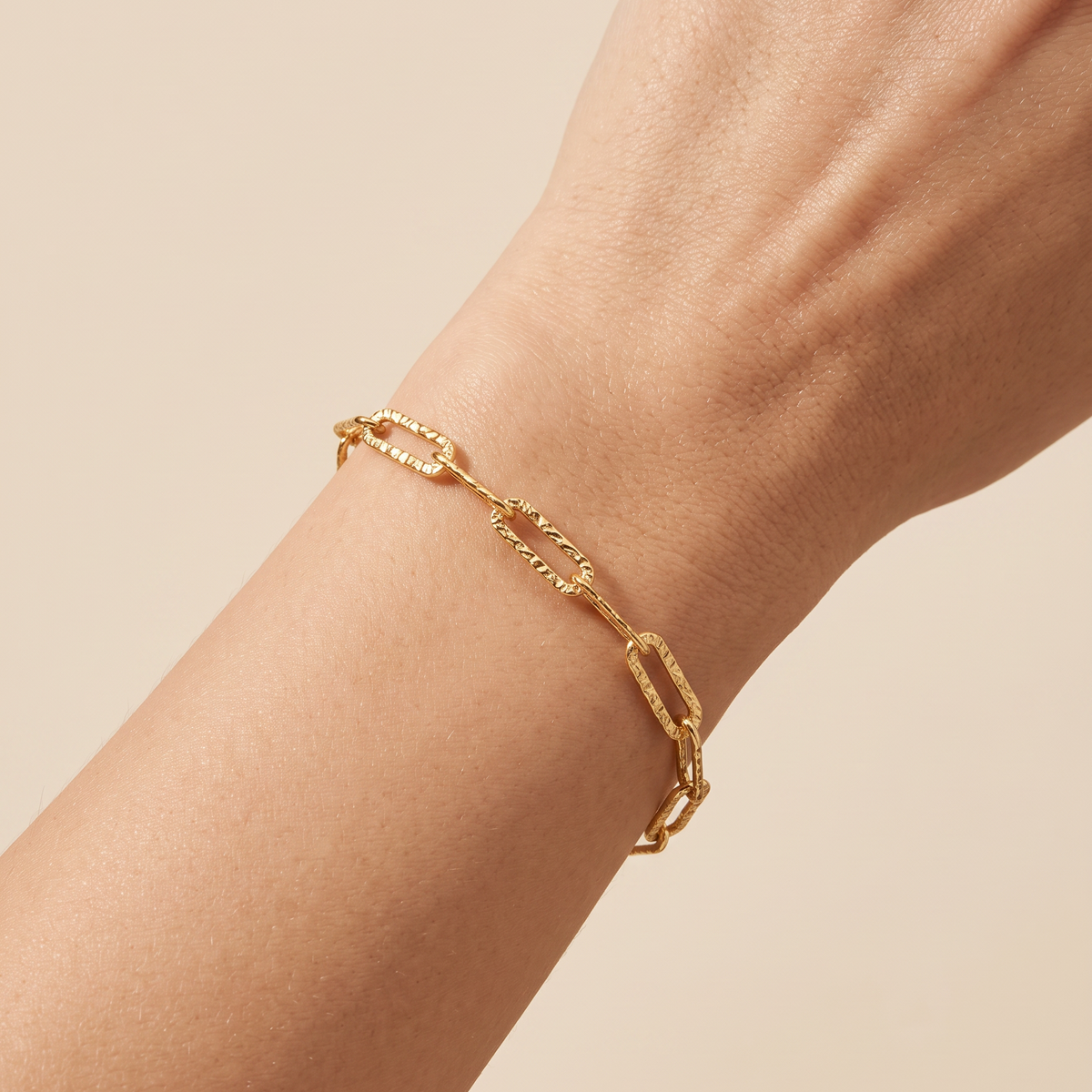 Buy Hammered Paperclip Chain Bracelet - Gold Plated 925 Sterling Silver - Bracelets at Presentopia - View 2