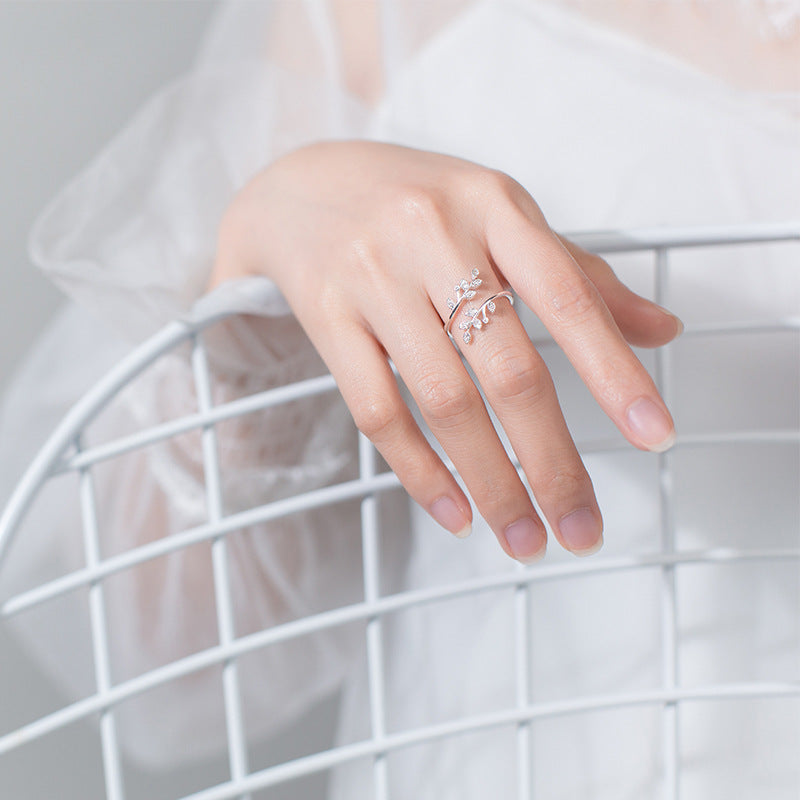 Leaf Branch Open Ring - 925 Sterling Silver - Photo 6 | Pinky Promise