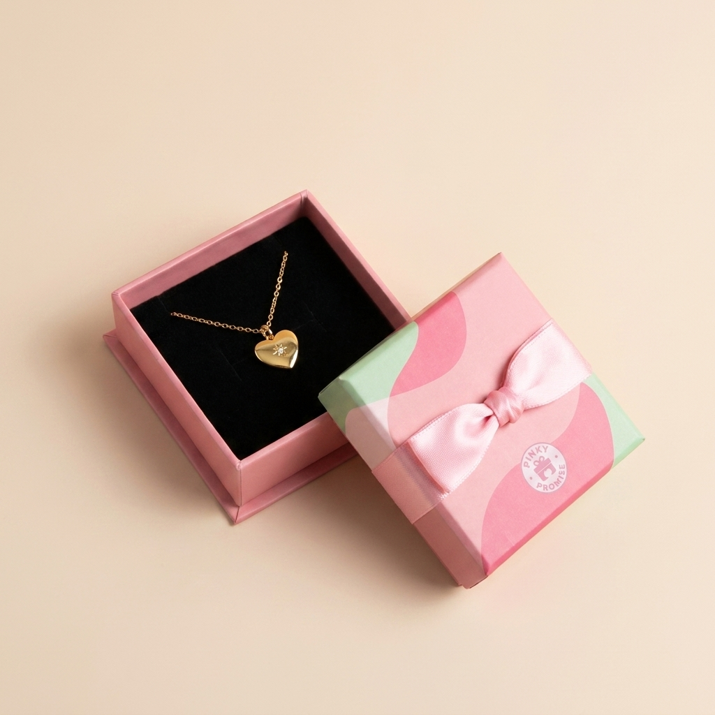 Polished Heart Star Pendant Necklace - Gold Plated 925 Sterling Silver - Close Up | Pinky Promise