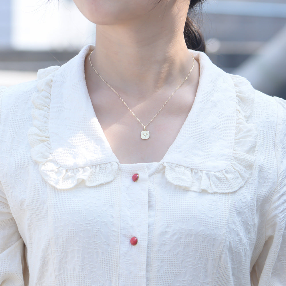Starburst Compass Pendant Necklace - Gold Plated 925 Sterling Silver - Photo 12 | Pinky Promise