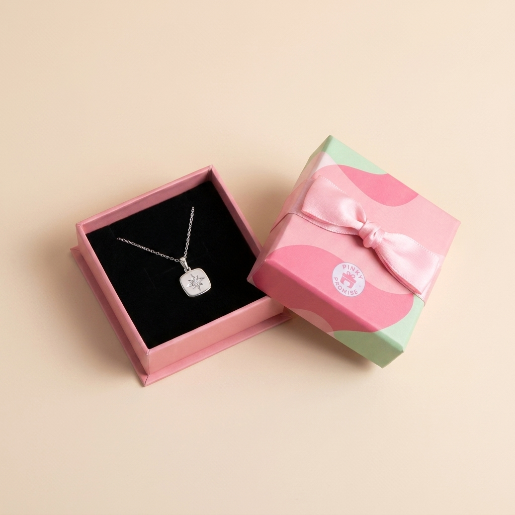 Starburst Compass Pendant Necklace - Gold Plated 925 Sterling Silver - Photo 5 | Pinky Promise