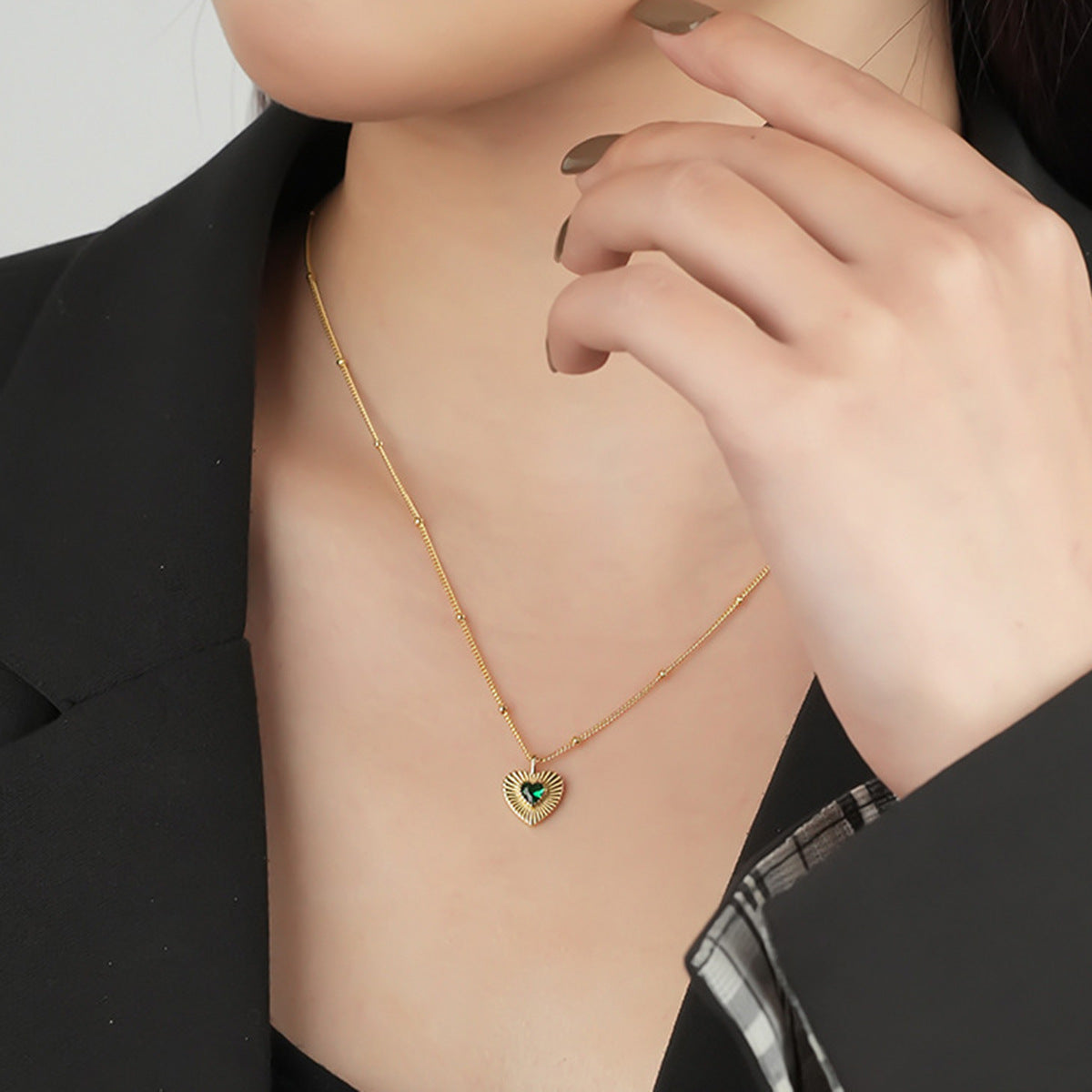 Buy Sunburst Emerald Heart Pendant Necklace - Gold Plated 925 Sterling Silver - Necklaces at Presentopia - View 8